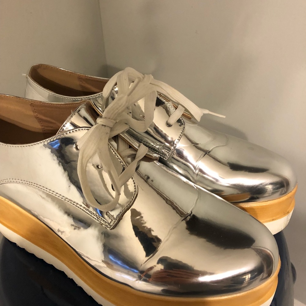 Wild Diva platform lace up round toe oxfords